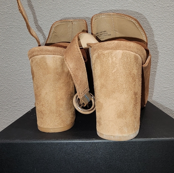 Banana Republic Peep Toe Bootie Sz 7.5 - Picture 3 of 3